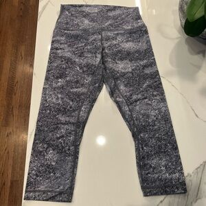 Lululemon cropped leggings with pattern